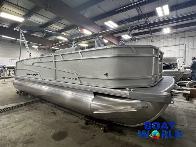 Slide: The Image of Princecraft 21 Sportfisher 2-S Pontoon & Mercury 4-Stroke EFI 2025 - 33