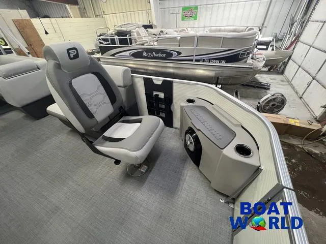 Slide: The Image of Princecraft 21 Sportfisher 2-S Pontoon & Mercury 4-Stroke EFI 2025 - 9