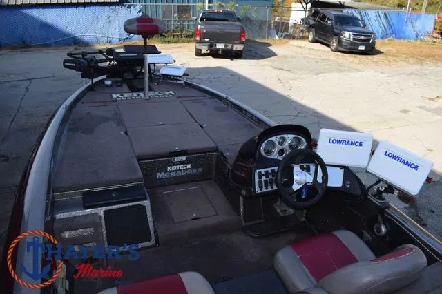 Slide: The Image of 2010 Skeeter ZX225 boat interior with Lowrance electronics and Keitech Megabass branding. - 41