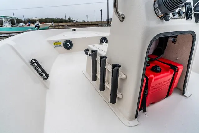 Slide: The Image of Sea Chaser EV18 Sea Skiff 2025 - 12