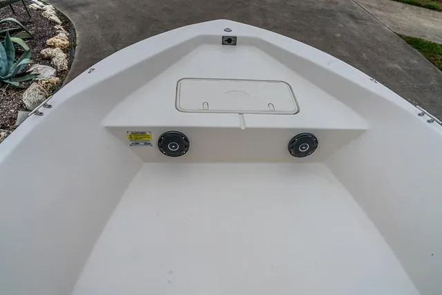 Slide: The Image of Sea Chaser EV18 Sea Skiff 2025 - 3