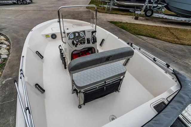 Slide: The Image of Sea Chaser EV18 Sea Skiff 2025 - 7