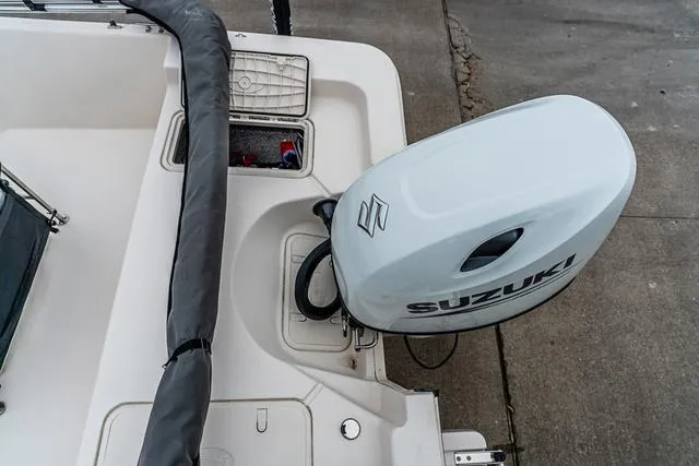 Slide: The Image of Sea Chaser EV18 Sea Skiff 2025 - 8