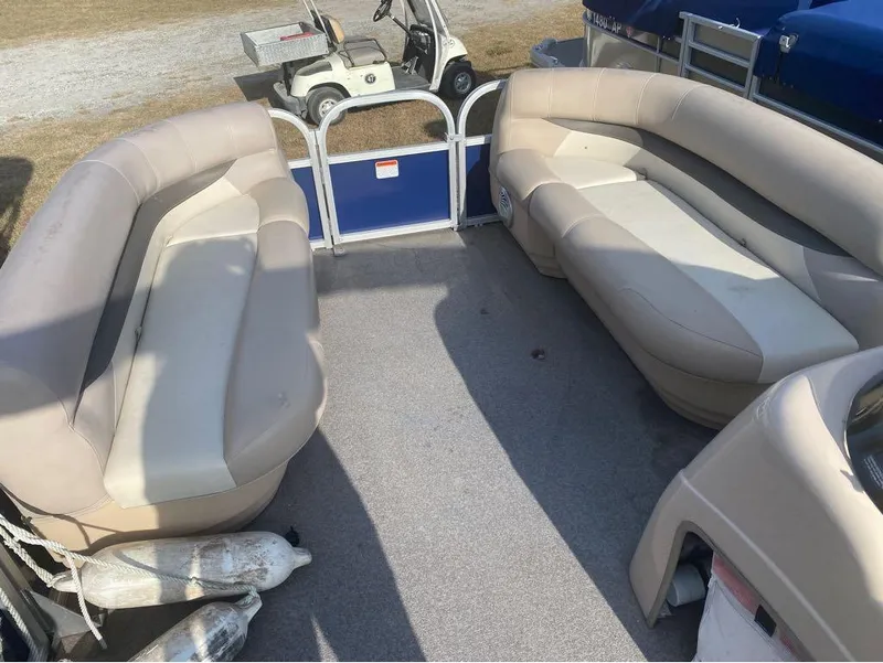 Slide: The Image of Sun Tracker Party Barge 18 DLX 2015 - 5