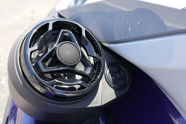 Slide: The Image of Sea-Doo GTI SE 170 2025 - 16