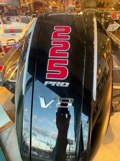 Slide: The Image of 2025 Nitro ZV19 boat with Mercury 225 Pro V8 engine. - 4