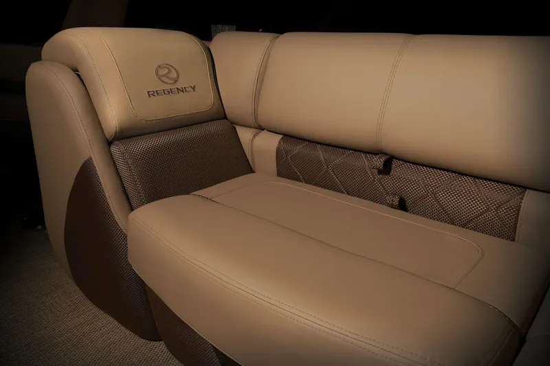 Slide: The Image of Regency 230 LE3 2025 - 50