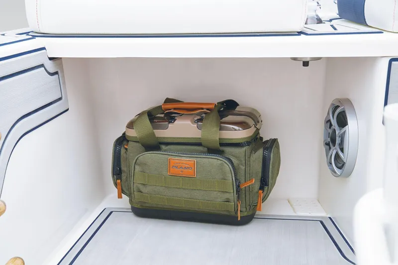 Slide: The Image of Mako Mako 18 Pro Skiff Patriot Edition 2025 - 40