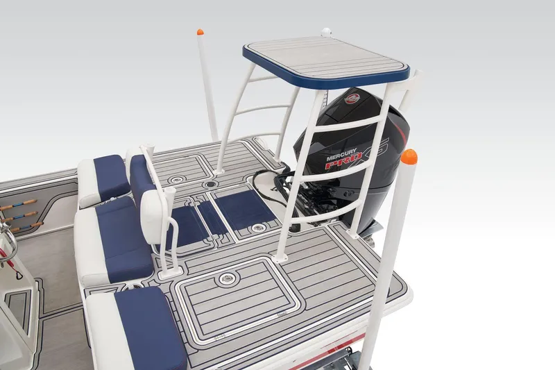 Slide: The Image of Mako Mako 18 Pro Skiff Patriot Edition 2025 - 48