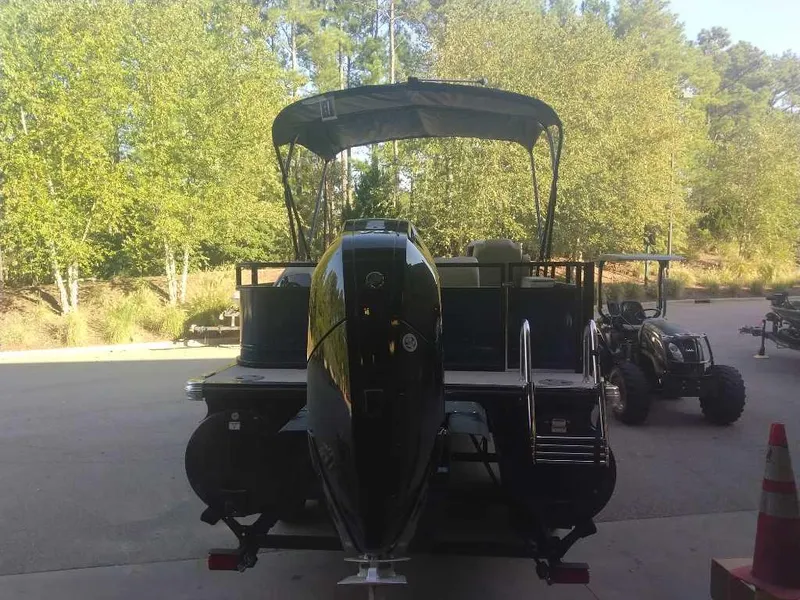 Slide: The Image of Regency 250 DL3 2025 - 60