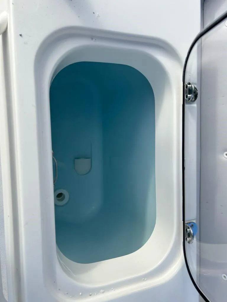 Slide: The Image of Mako 214 Center Console 2025 - 114