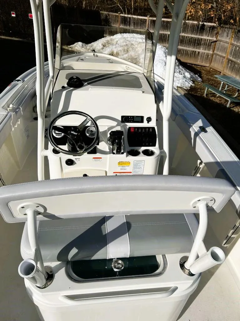 Slide: The Image of Mako 214 Center Console 2025 - 117