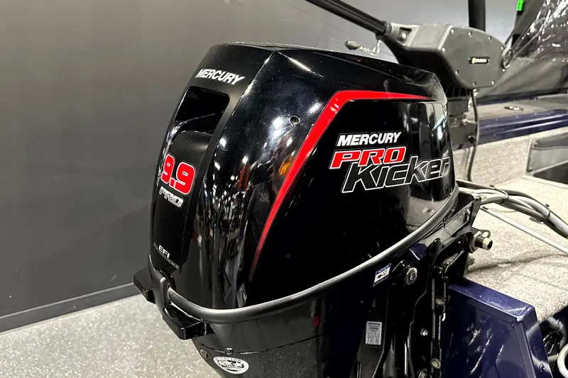 Slide: The Image of Mercury Pro Kicker engine on 2025 Tracker Targa V-19 WT boat. - 13