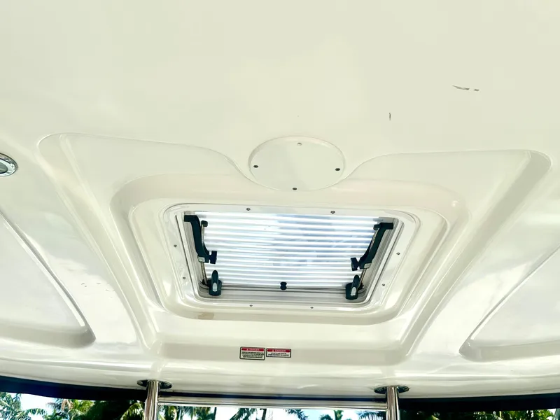 Slide: The Image of Ceiling hatch of 2005 Sea Ray 420 Sundancer yacht, white interior. - 31