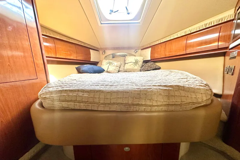 Slide: The Image of Luxurious cabin interior of 2005 Sea Ray 420 Sundancer yacht. - 43