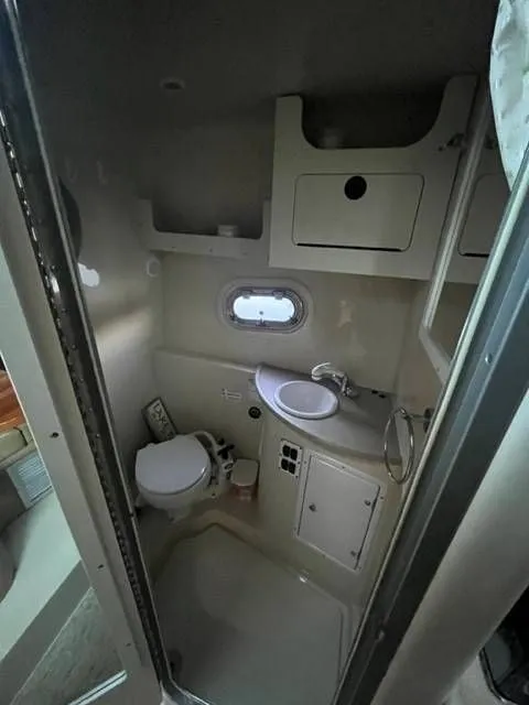 Slide: The Image of Four Winns 288 Vista 2005 - 11