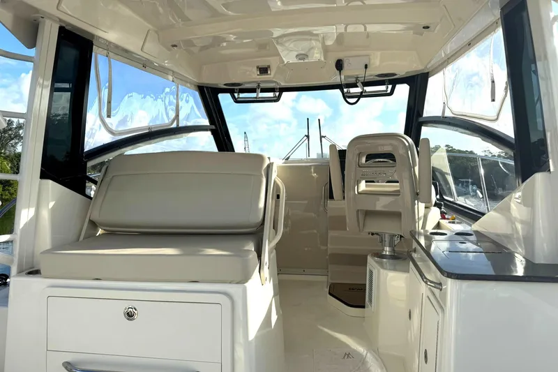 Slide: The Image of Boston Whaler 325 Conquest 2023 - 53
