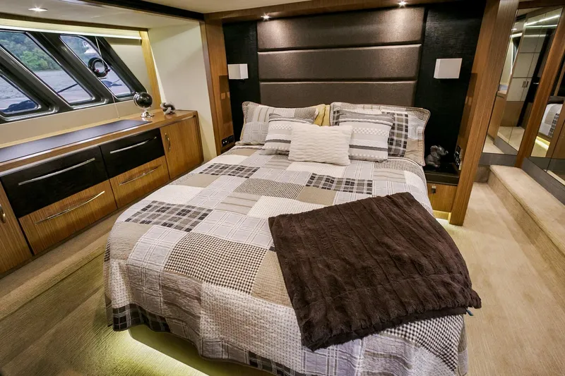 Slide: The Image of Sea Ray L650 2016 - 51