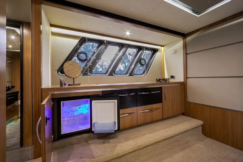 Slide: The Image of Sea Ray L650 2016 - 52