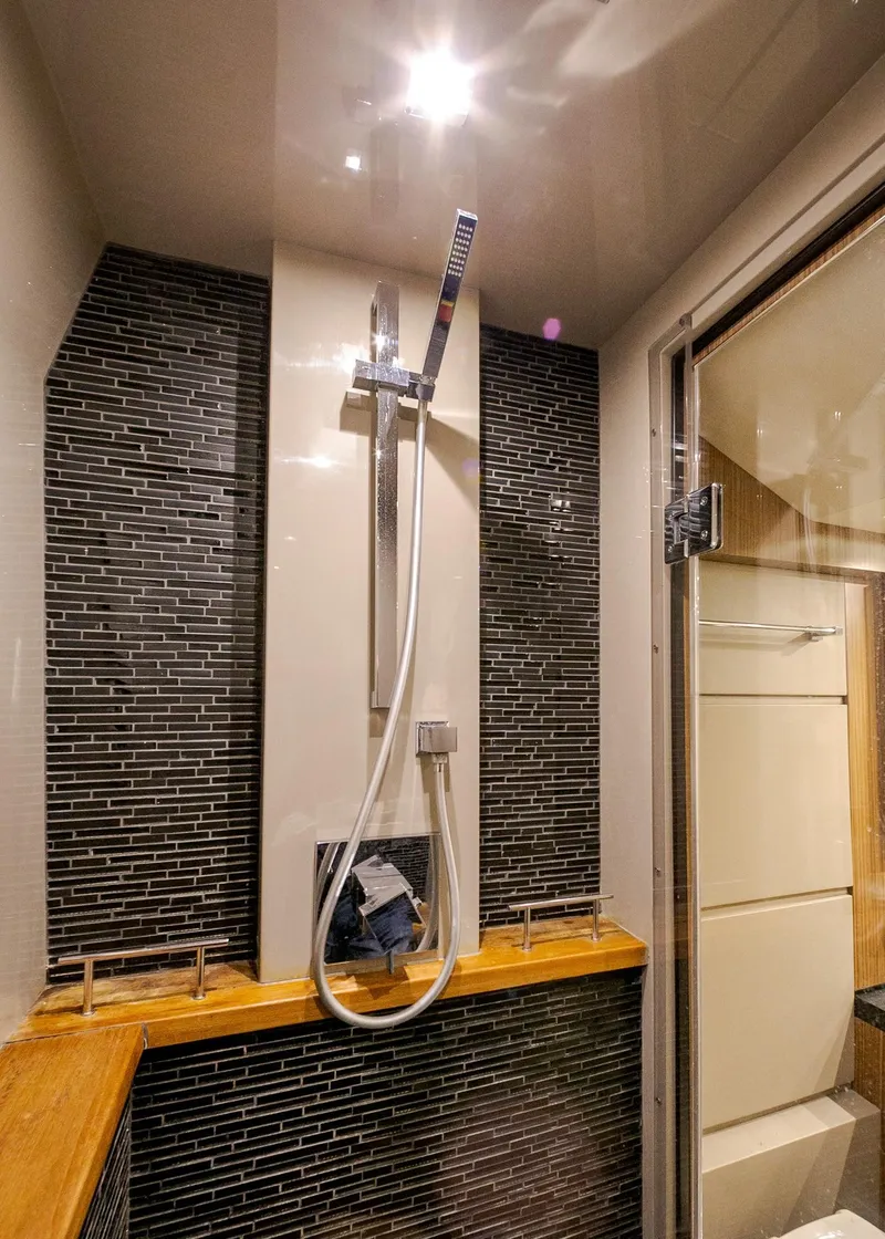 Slide: The Image of Sea Ray L650 2016 - 55