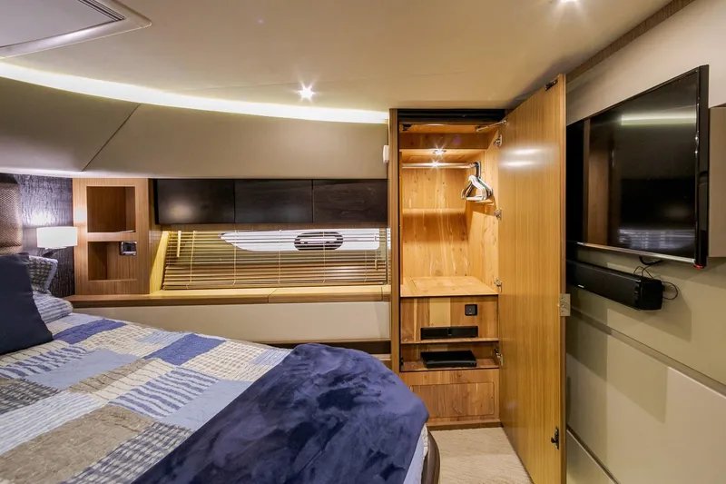 Slide: The Image of Sea Ray L650 2016 - 61