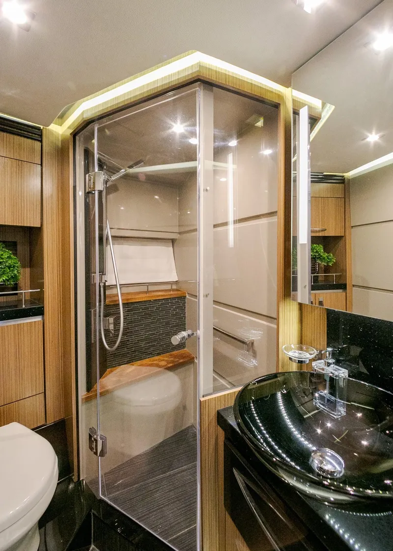 Slide: The Image of Sea Ray L650 2016 - 63