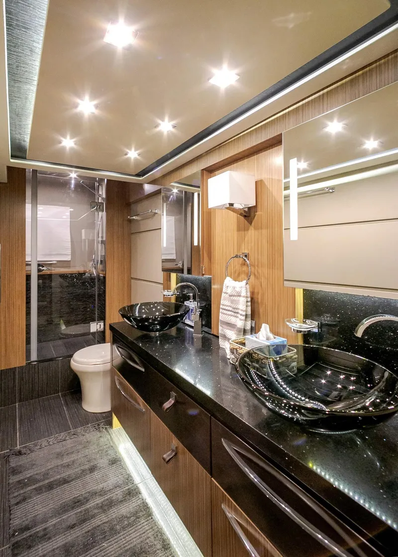 Slide: The Image of Sea Ray L650 2016 - 66