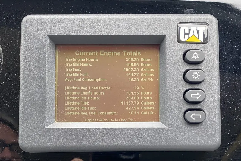 Slide: The Image of Sea Ray L650 2016 - 69