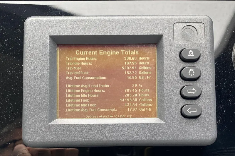 Slide: The Image of Sea Ray L650 2016 - 70