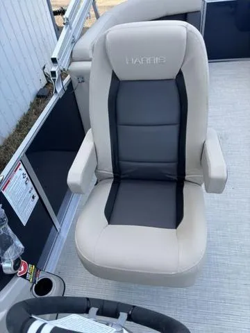 Slide: The Image of Harris Cruiser 230 CWDH 2025 - 11