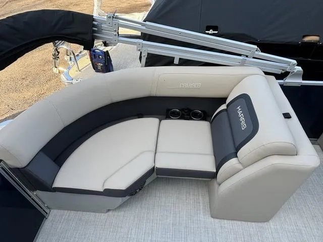 Slide: The Image of Harris Cruiser 230 CWDH 2025 - 14