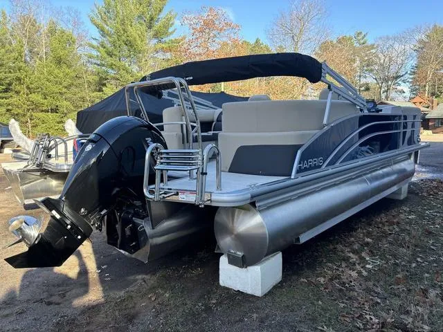 Slide: The Image of Harris Cruiser 230 CWDH 2025 - 6