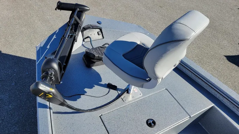 Slide: The Image of 2025 Xpress XP180 Bass boat with Yamaha F25 hp motor, featuring a comfortable seat. - 10
