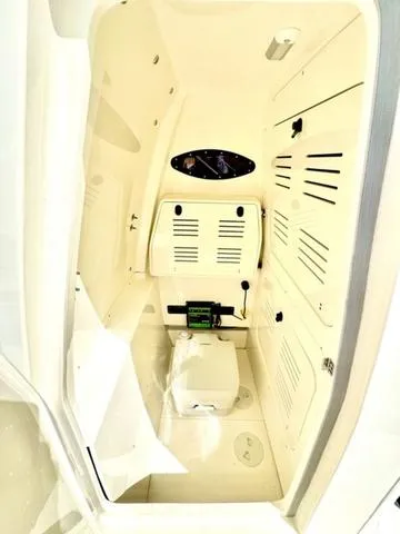 Slide: The Image of Shearwater 250 XTE 250XTE 2025 - 19