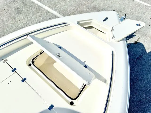 Slide: The Image of Shearwater 250 XTE 250XTE 2025 - 24