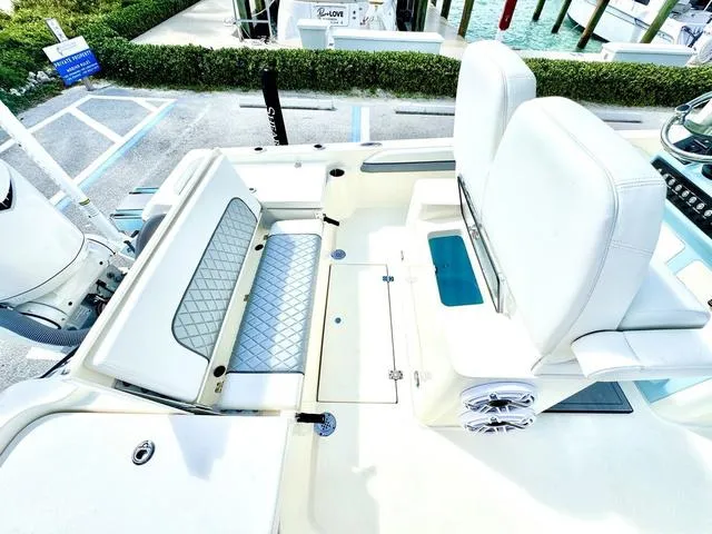 Slide: The Image of Shearwater 250 XTE 250XTE 2025 - 8