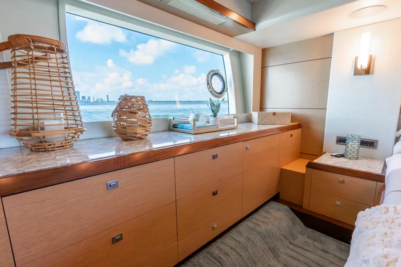 Slide: The Image of Ocean Alexander 70E Motoryacht 2021 - 51