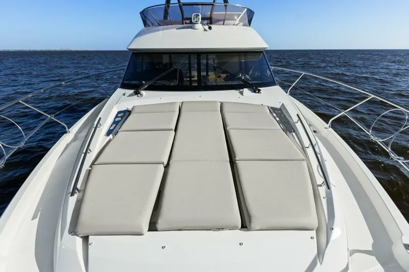 Slide: The Image of Prestige 460 yacht deck - 55