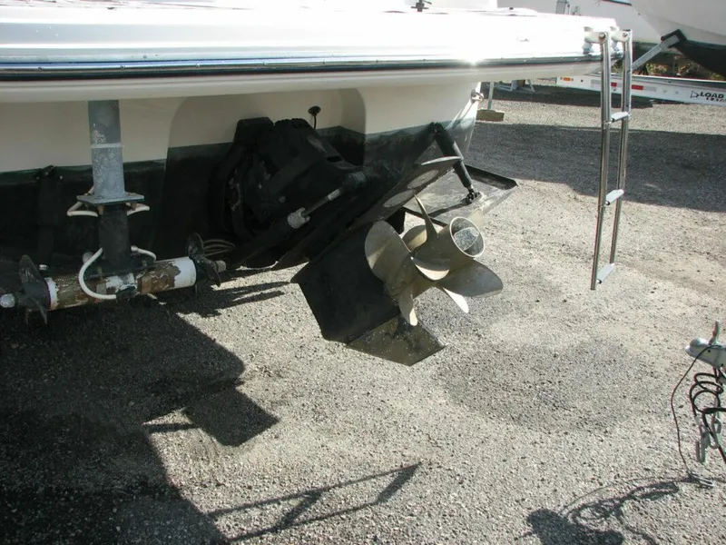 Slide: The Image of 2013 Monterey 280 Sport Yacht stern with propeller and ladder. - 6