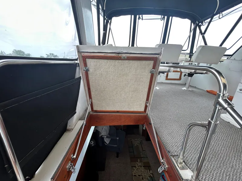 Slide: The Image of Salon Entrance - 36