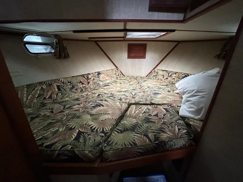 Slide: The Image of V-Berth - 67