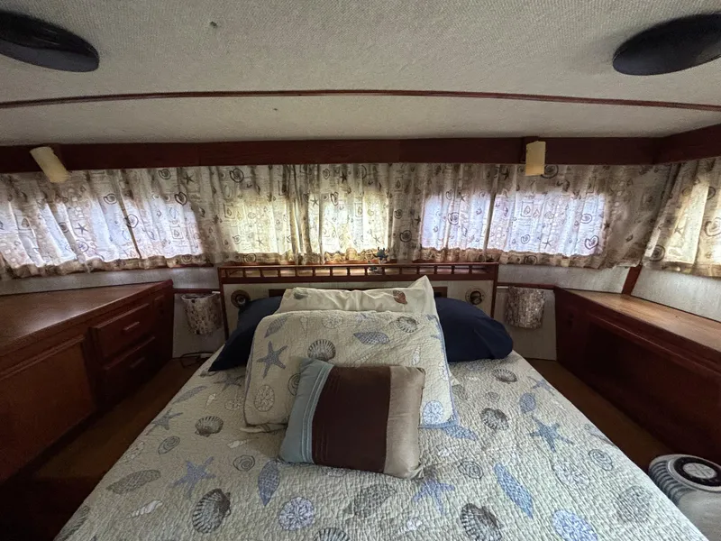 Slide: The Image of Aft Cabin Berth - 80