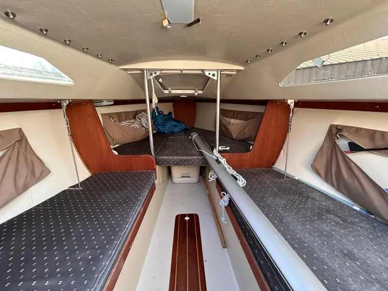 Slide: The Image of Interior of 1987 Catalina 22 Capri sailboat with cozy cabin layout. - 28
