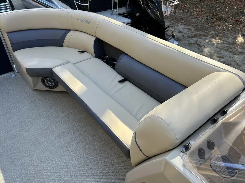 Slide: The Image of Harris Cruiser 250 2021 - 4