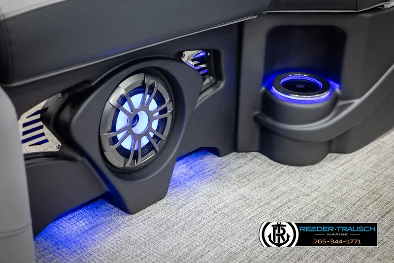 Slide: The Image of Avalon LSZ QLS 2025 interior with illuminated speaker and cup holder. - 37