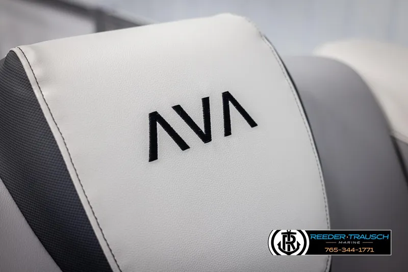 Slide: The Image of Avalon LSZ QLS 2025 seat with logo, Reeder-Trausch Marine branding. - 40