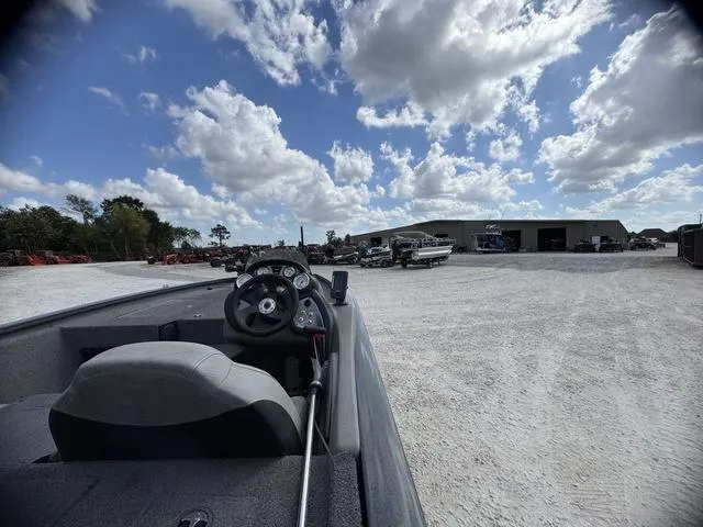 Slide: The Image of Tracker Pro Team™ 195 TXW 2017 - 3