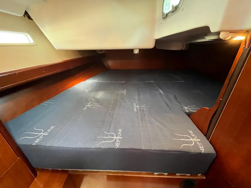 Slide: The Image of Cabin interior of 2001 Beneteau Oceanis 393 with Neptune mattress. - 10