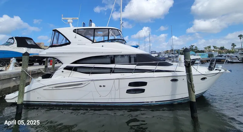 Slide: The Image of 2011 Meridian 441 Sedan - 'Aquaholic' - 60