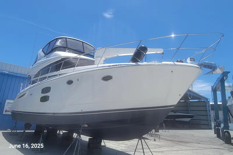 Slide: The Image of 2011 Meridian 441 Sedan - 'Aquaholic' - 62